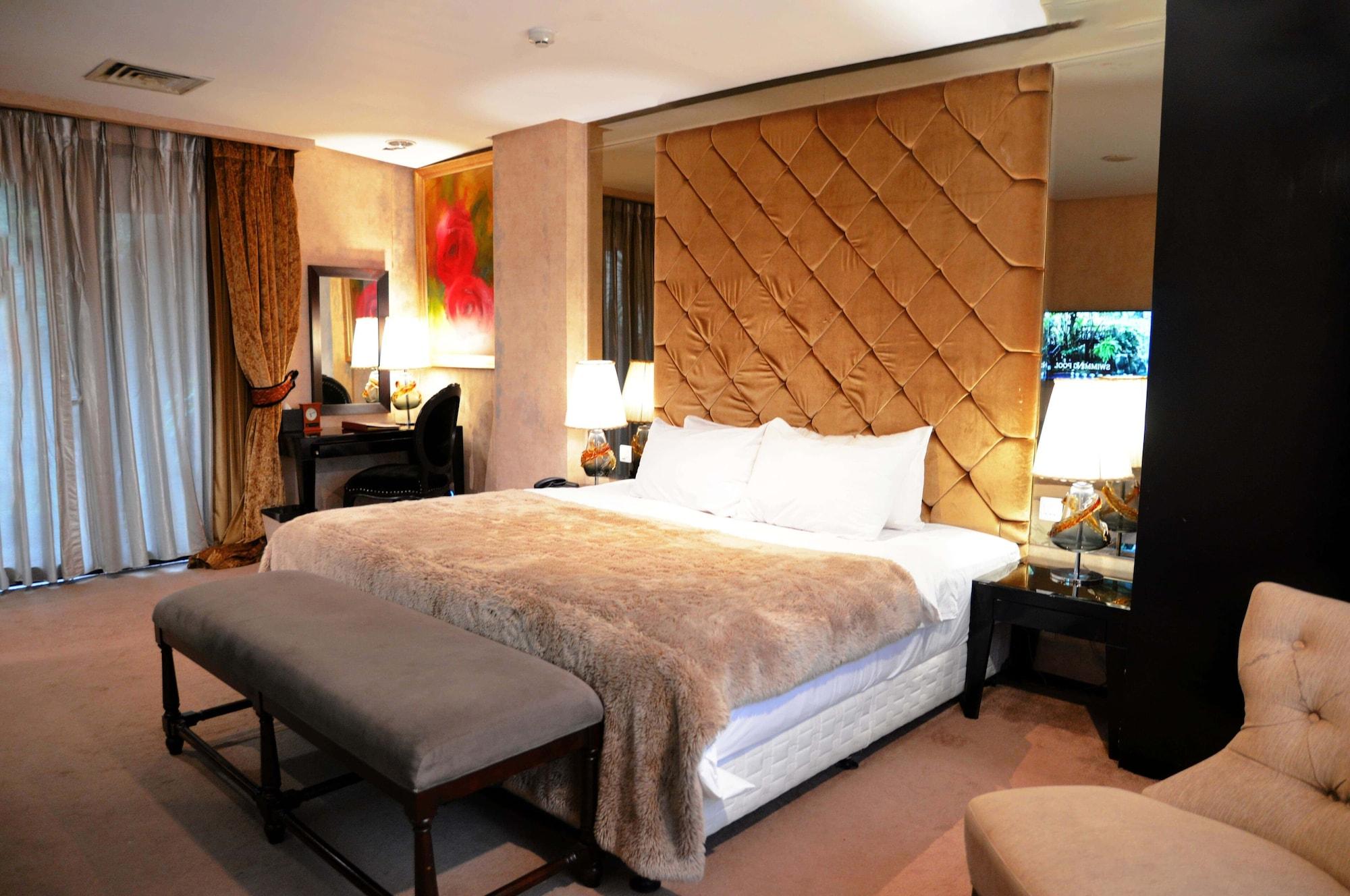Amaroossa Grande Hotel Bekasi Kültér fotó