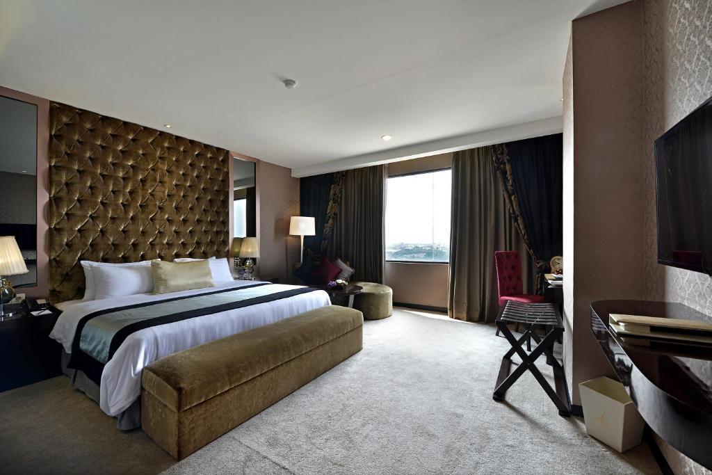 Amaroossa Grande Hotel Bekasi Kültér fotó