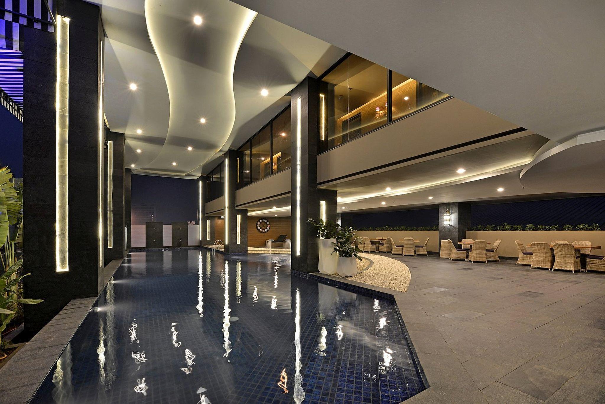 Amaroossa Grande Hotel Bekasi Kültér fotó