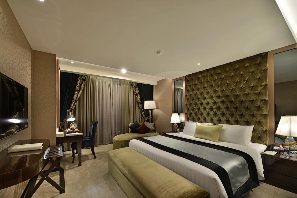 Amaroossa Grande Hotel Bekasi Kültér fotó