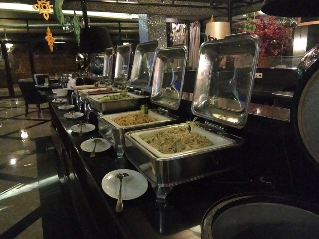 Amaroossa Grande Hotel Bekasi Kültér fotó