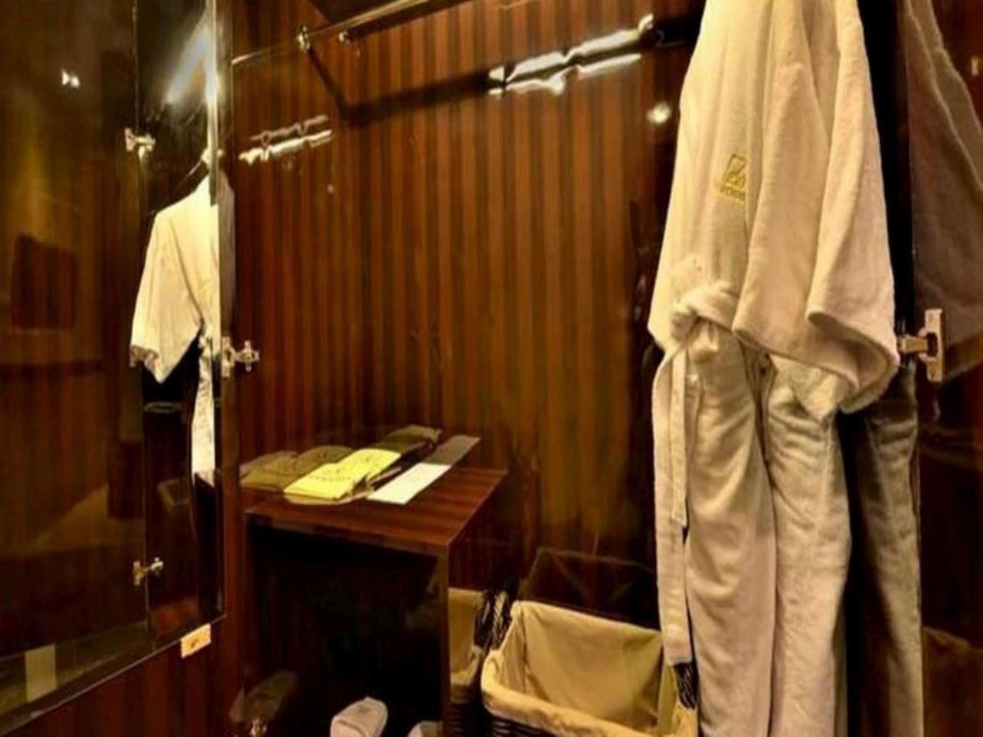 Amaroossa Grande Hotel Bekasi Kültér fotó
