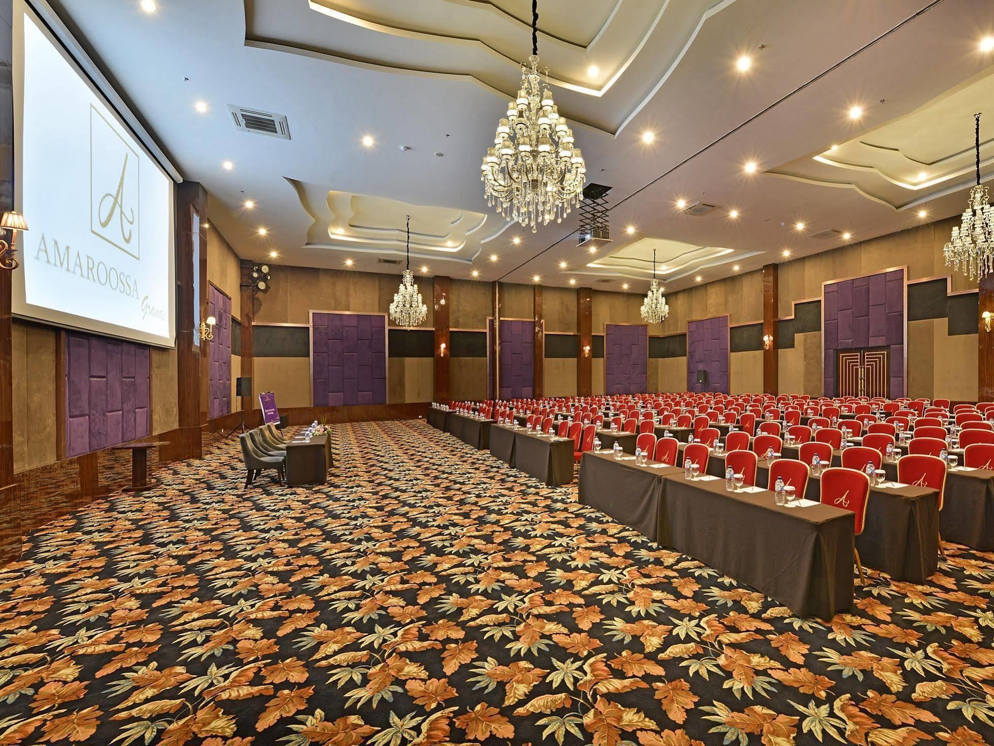 Amaroossa Grande Hotel Bekasi Kültér fotó